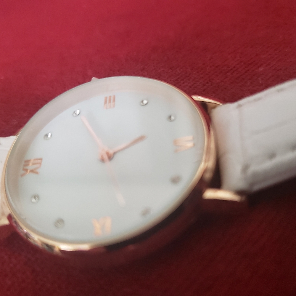 Womens watch - Picture 4 of 6
